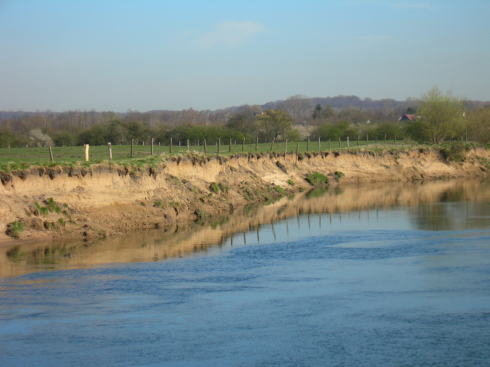 Fluss bei niedrigem Wasserstand