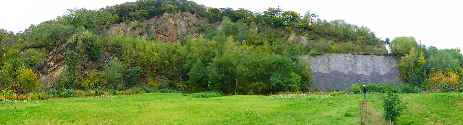 Panoramabild des gesamten Steinbruchs