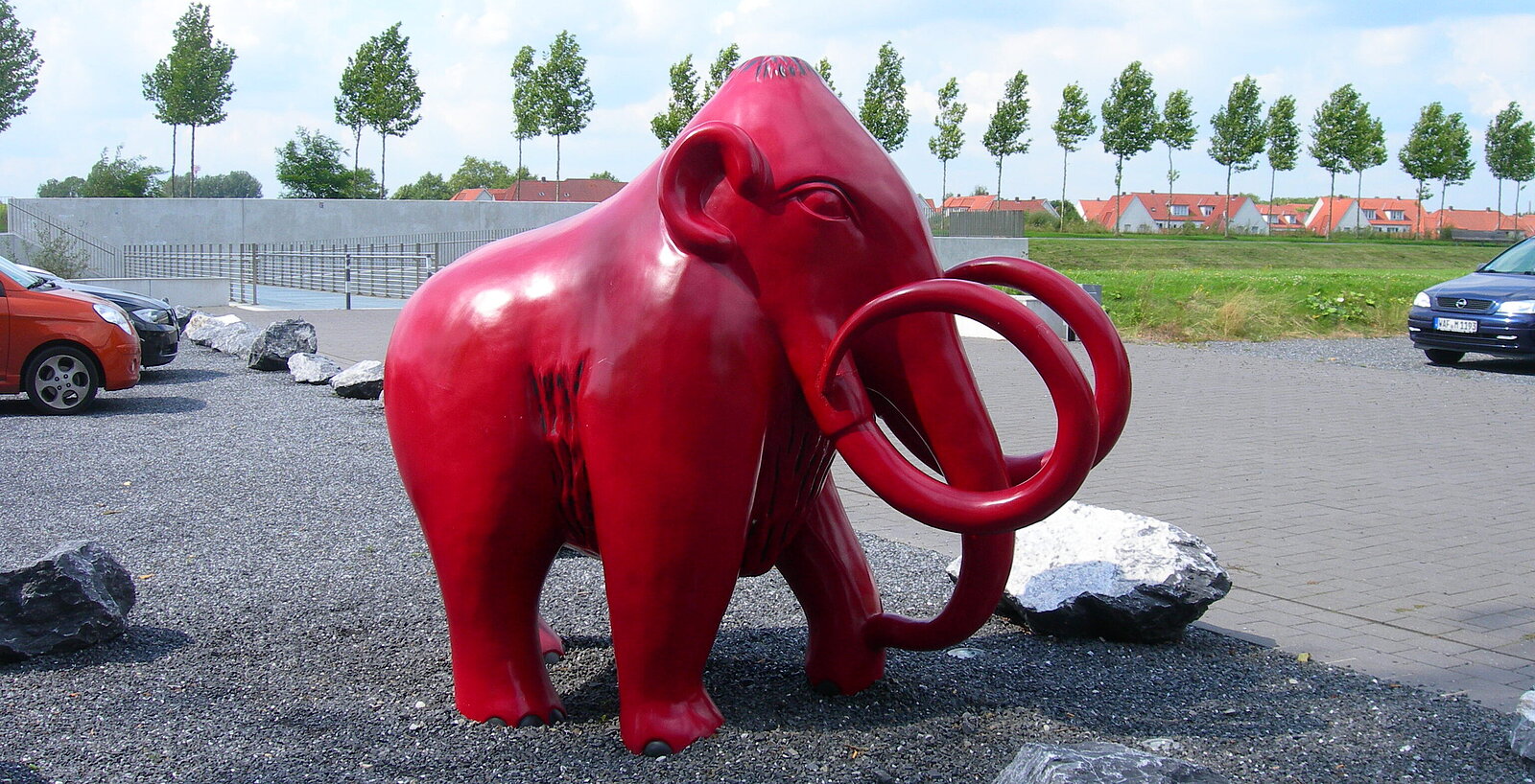 Rotes Kunststoffmammut