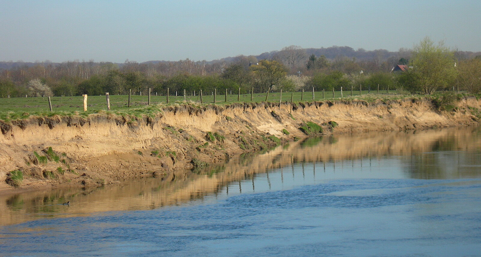 Fluss bei niedrigem Wasserstand