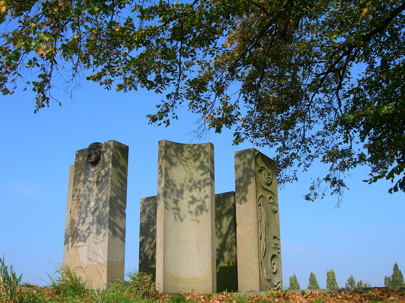 Kreis aus Sandsteinplatten