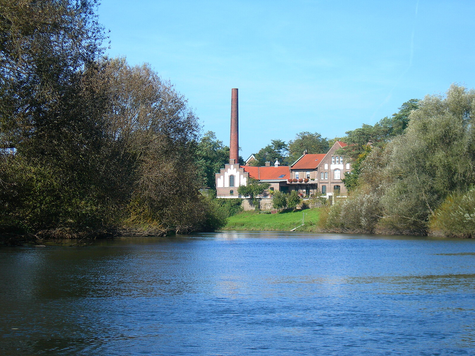 Historisches Gebäude mit Kamin