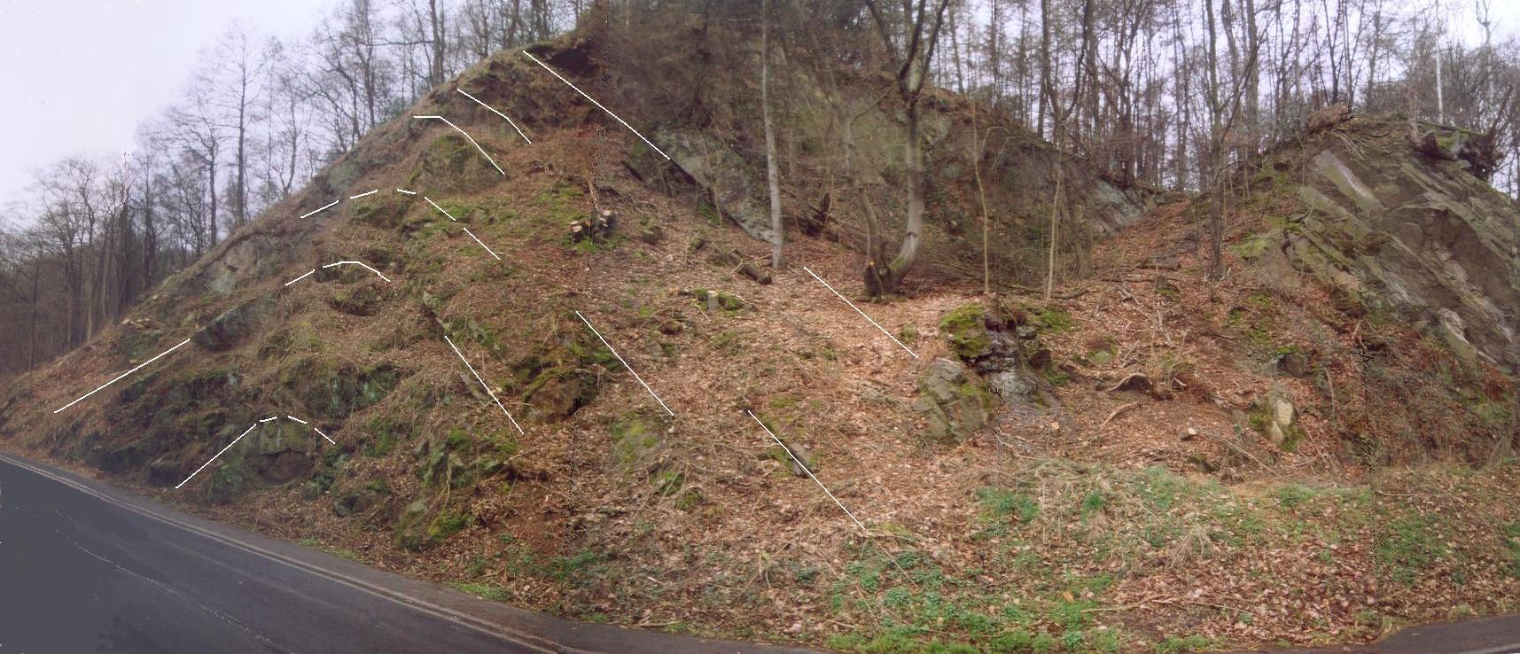Foto mit eingezeichneter Falte