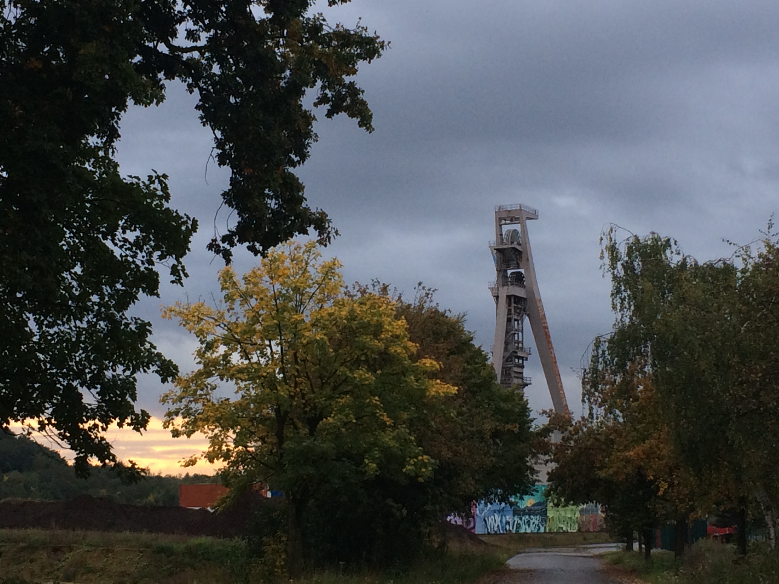 Fördergerüst am Abend.