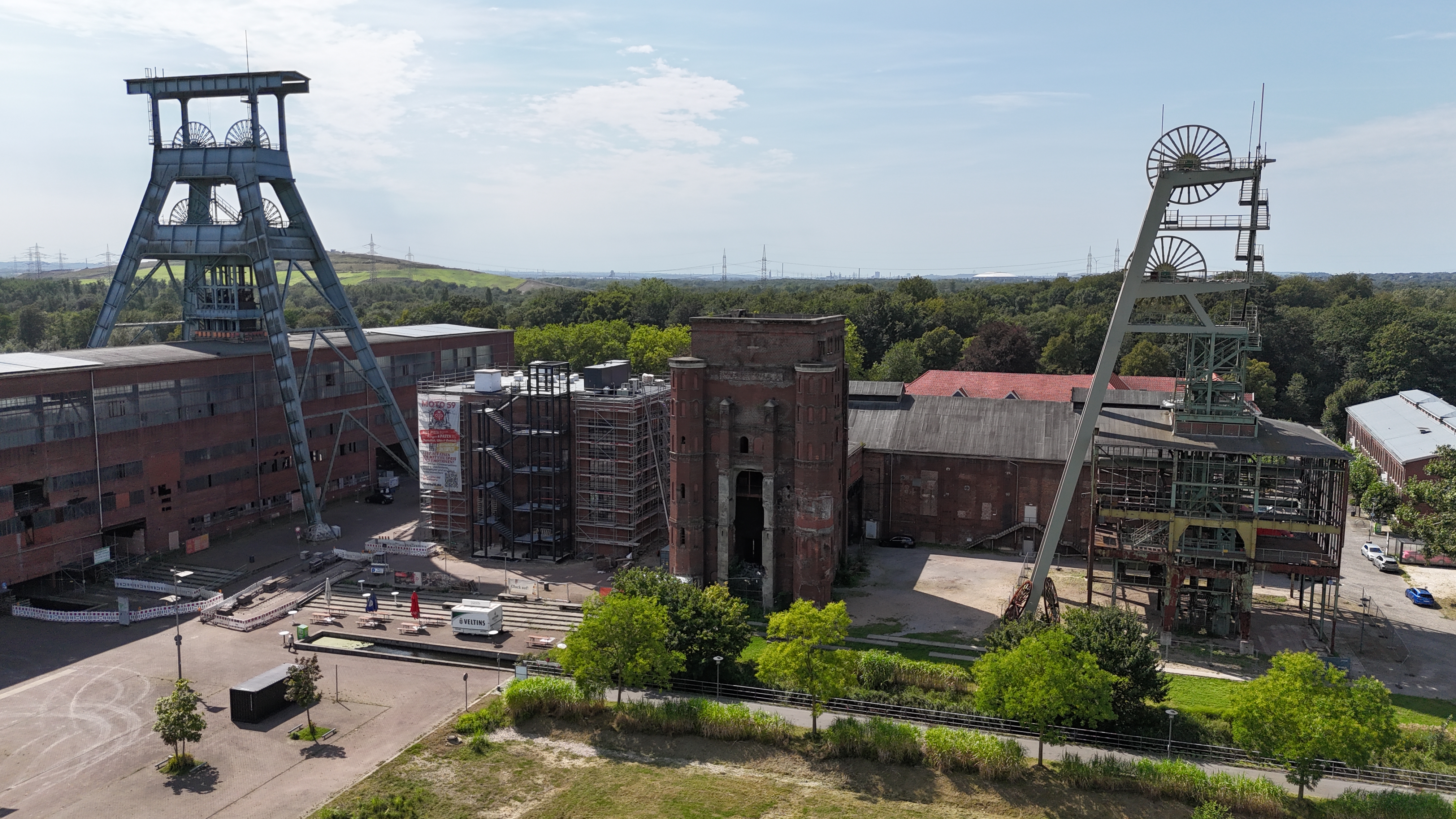 Verschneites Zechengelände 